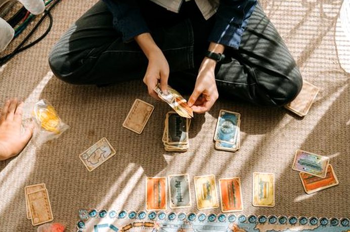 game dealer 8Day